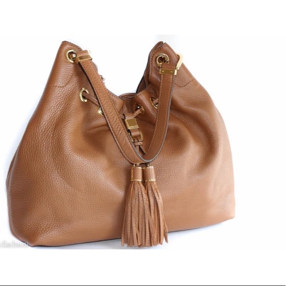 Michael Kors
Camden Large Drawstring - Picture 12 of 15